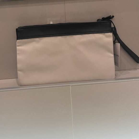YSL Beaute Zip Pouch Wristlet - Cream/Black - Picture 4 of 5